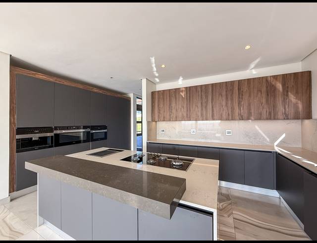 6 BEDROOM HOUSE FOR SALE IN IZINGA
